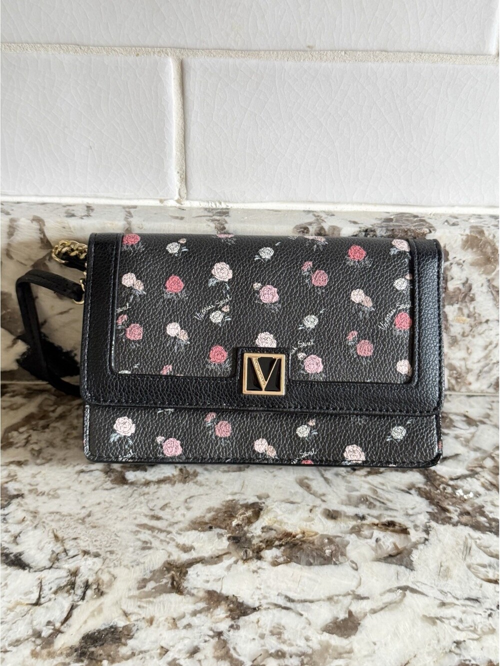 Victoria Secret black floral tech clutch VS Wallet looks Brand New - Picture 1 of 5